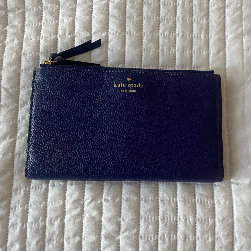 Kate Spade Zip up Wallet